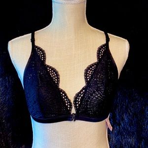 Victoria’s Secret front clasp bra